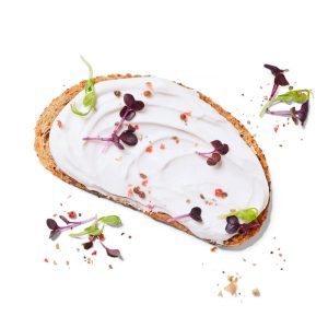 bedda Frischcreme natur auf Brot