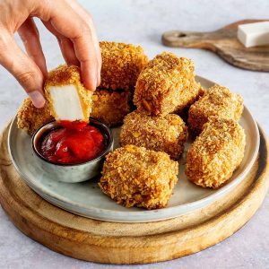 Frittierter veganer Feta mit Tartarsauce