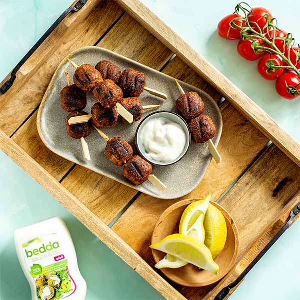 Gegrillte Falafel mit veganem Feta und Aioli