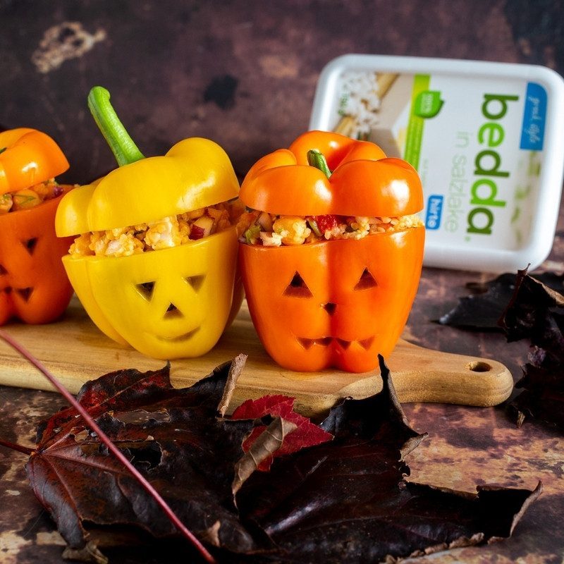Vegane gefüllte Paprika für Halloween