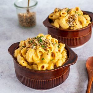 Vegane Mac and Cheese mit Süßkartoffelsauce