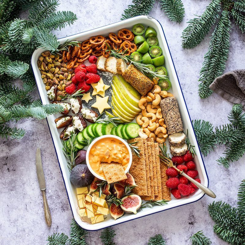 Vegane weihnachtliche Snackplatte