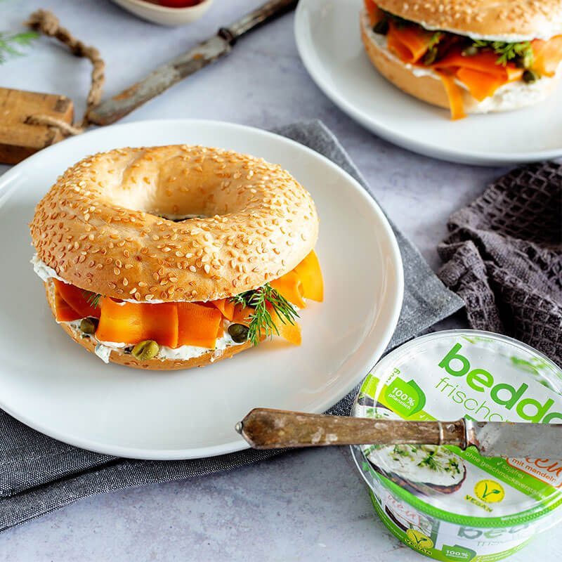 Bagel mit veganem Lachs